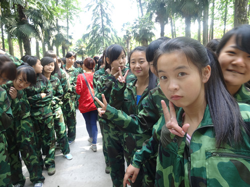 ��װ�����Уѧ����