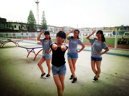 �߶���5��������赸��С��Ů��