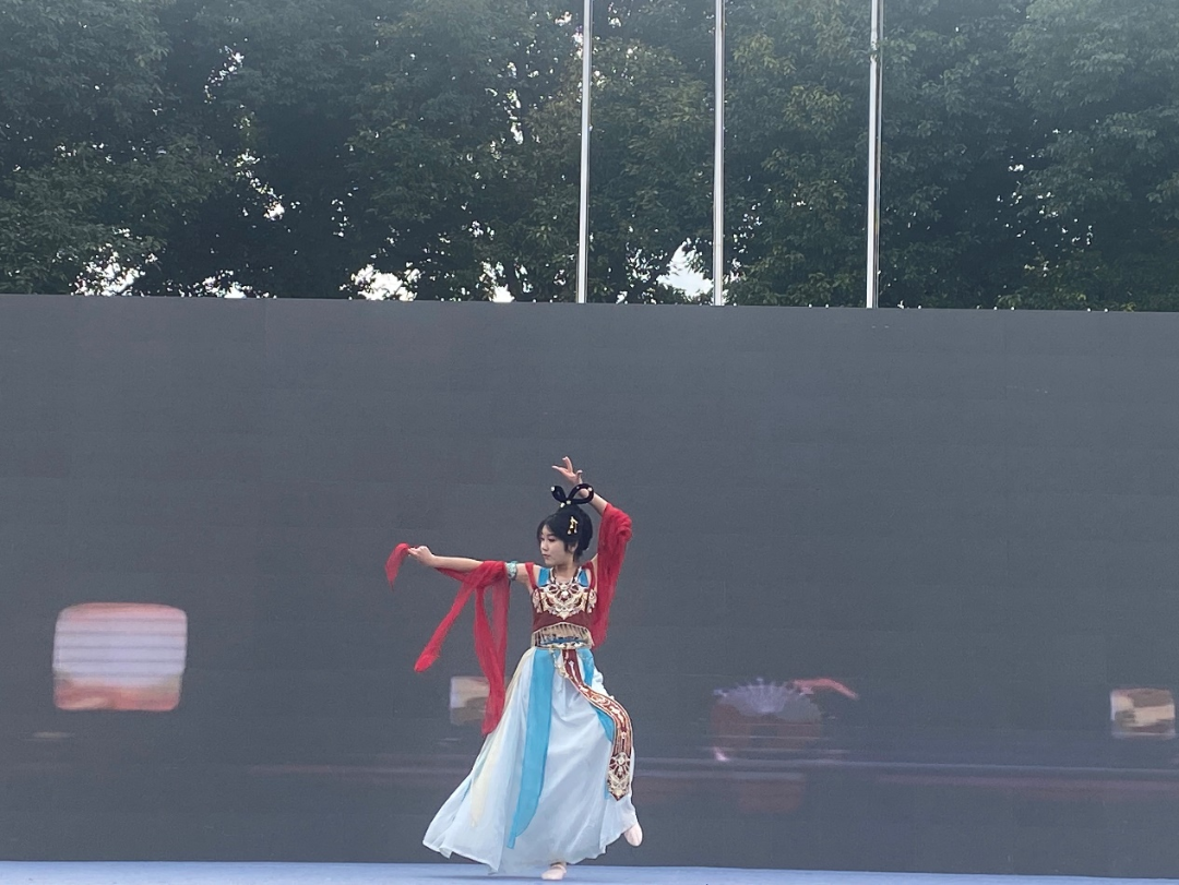 ���ջ���