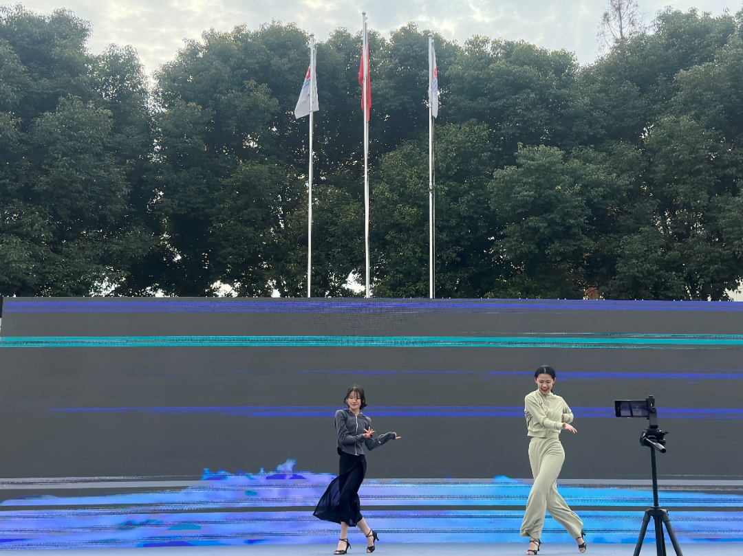 ���ջ���