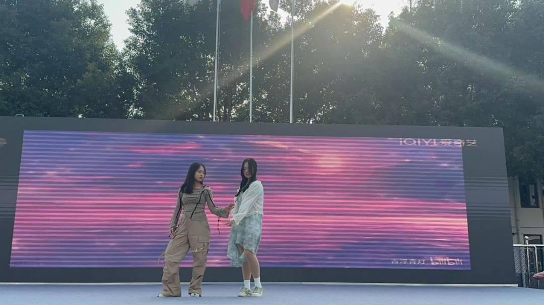 ���ջ���