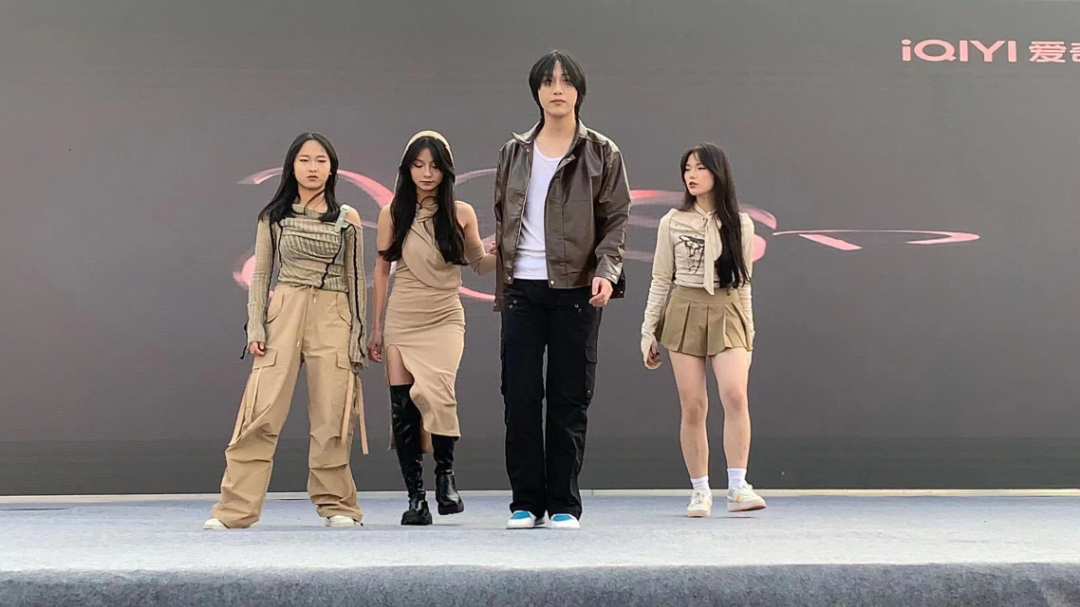 ���ջ���